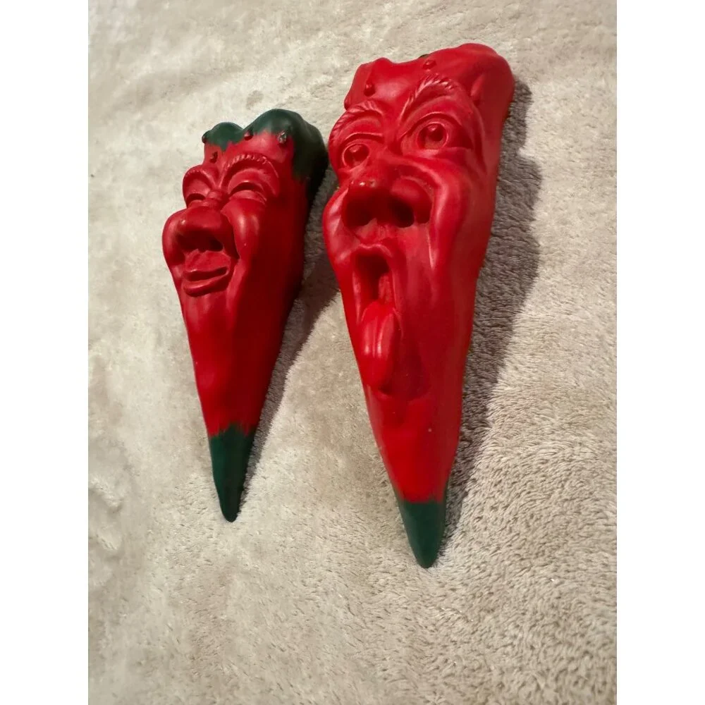 Red Chili Pepper Anthropomorphic Faces Signed By Artist R. Vandamme 1996… - Picture 2 of 15